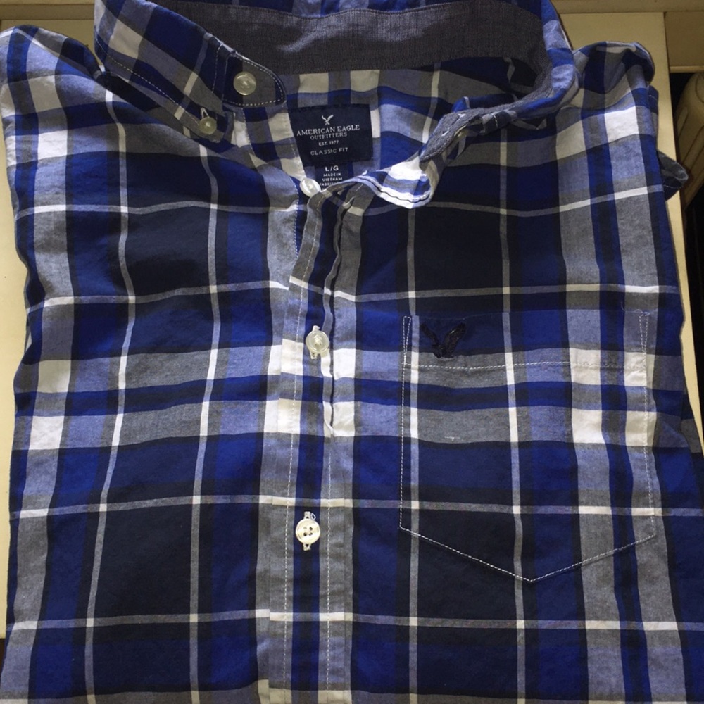 American Eagle Men’s Long Sleeve Button Down